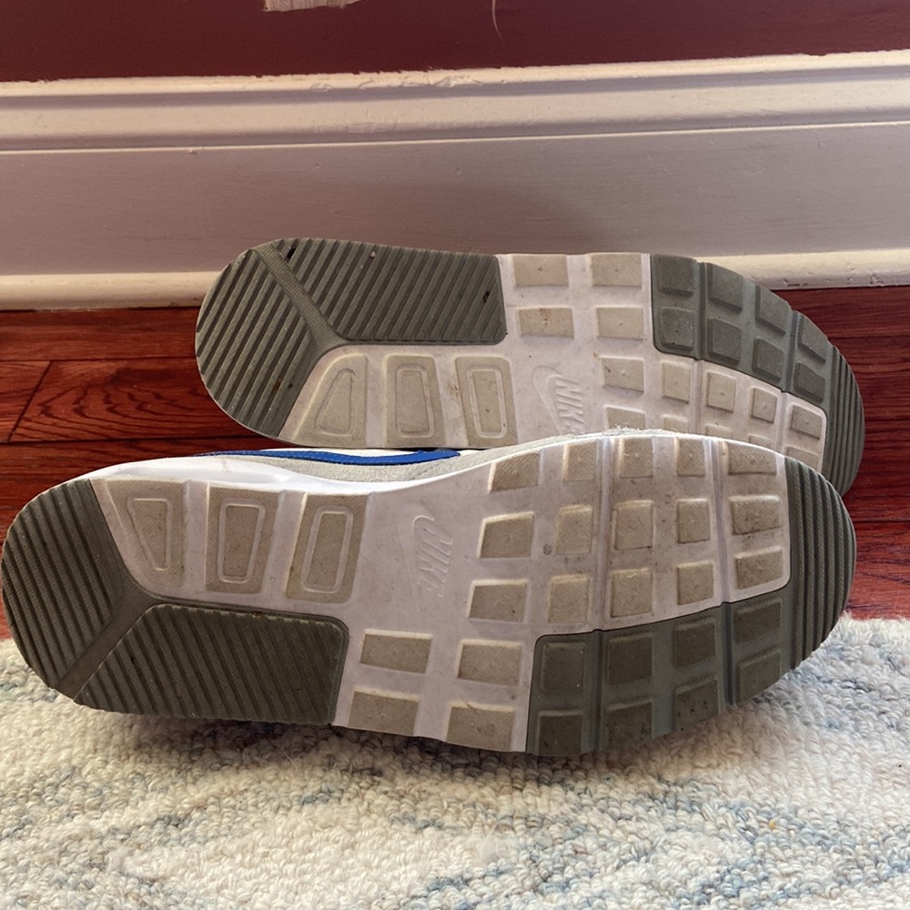 Nike Sneakers - Picture 4 of 5